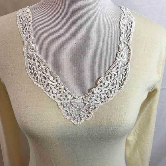 Saks Fifth Avenue off white long sleeve - womens L - Picture 2 of 5